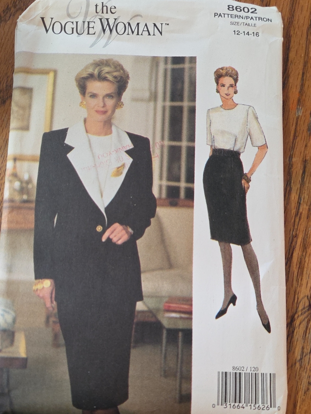 Vogue Black and White Women's Suit Pattern - Vogue Woman